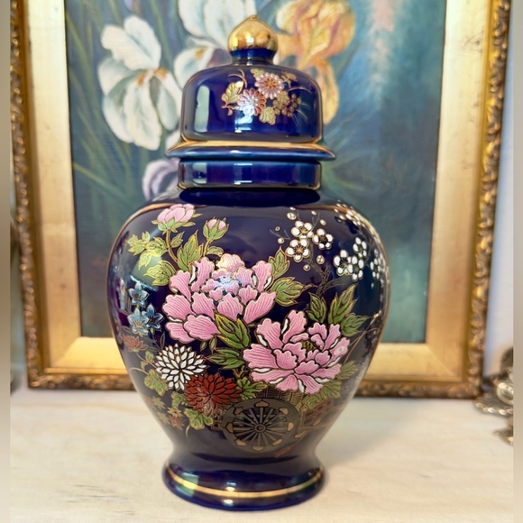 1970’s Kutani Cobalt Blue Porcelain Ginger Jar Vase & Lid (8”) - Picture 1 of 13